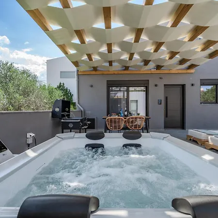 Villa Rosy Collection